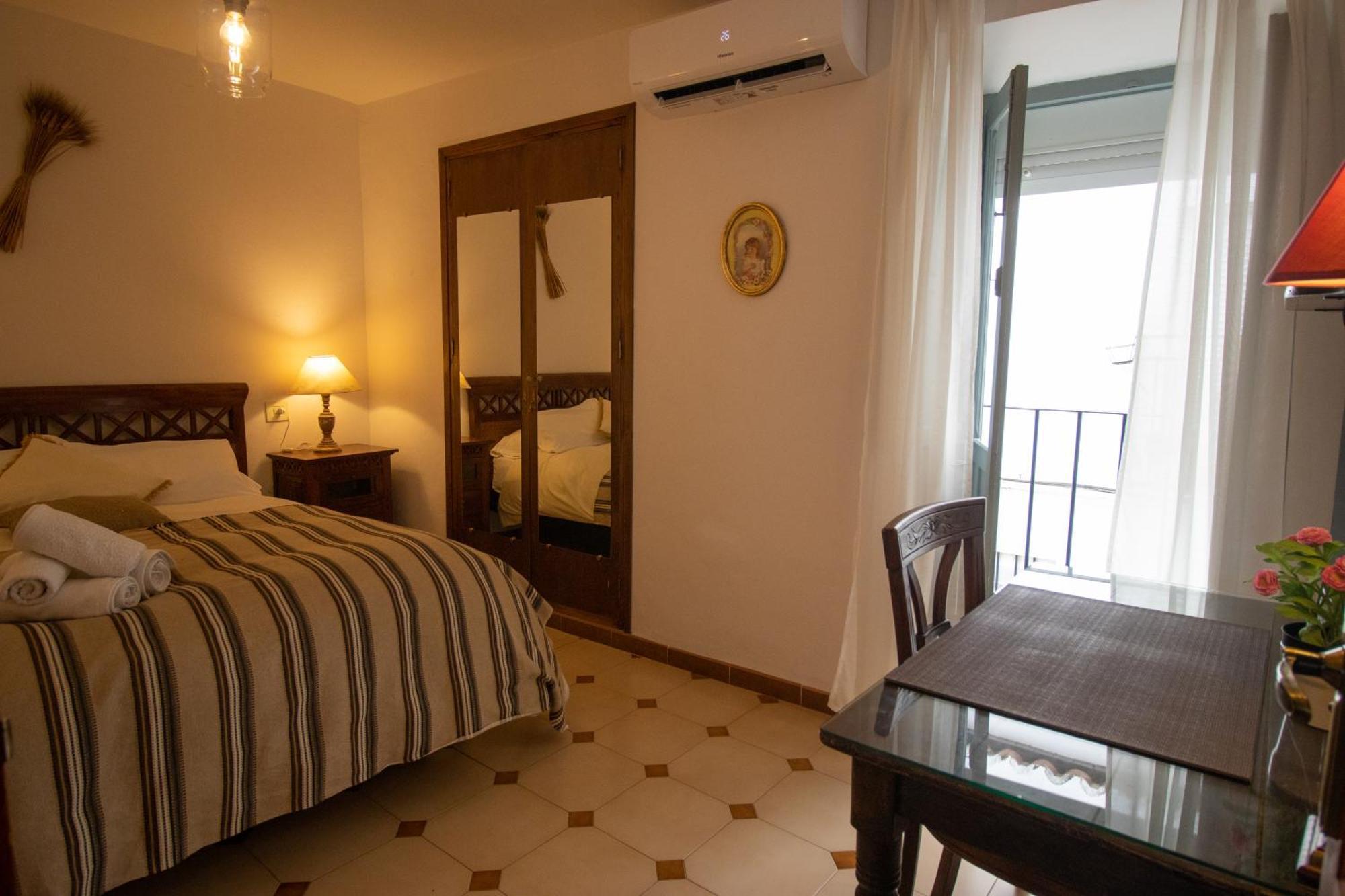 La Casa De La Lela Villa Setenil De Las Bodegas Room photo