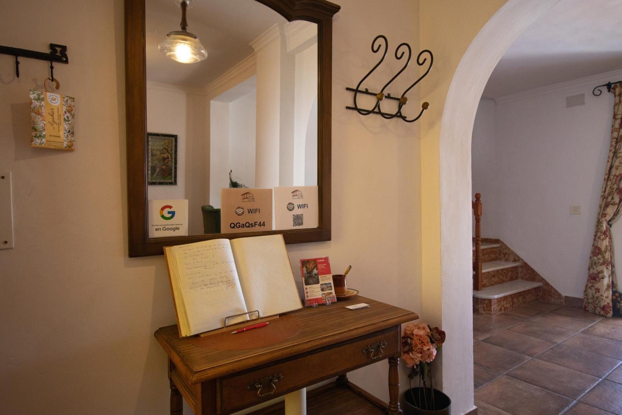 La Casa De La Lela Villa Setenil De Las Bodegas Room photo